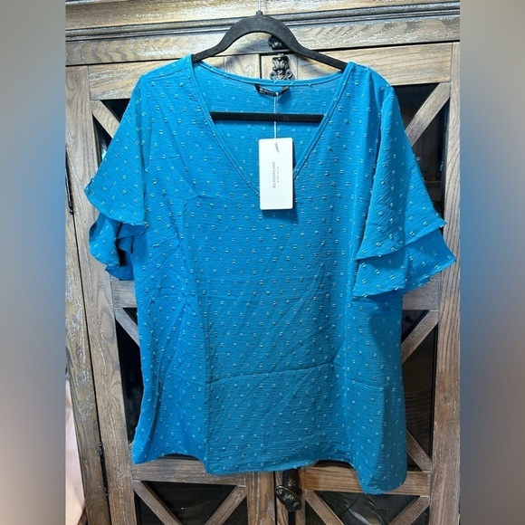 BloomChic Tops - B3.26. NWT Bloomchic Plain Ruffle Tiered Sleeve V Neck Polka Dot Blouse